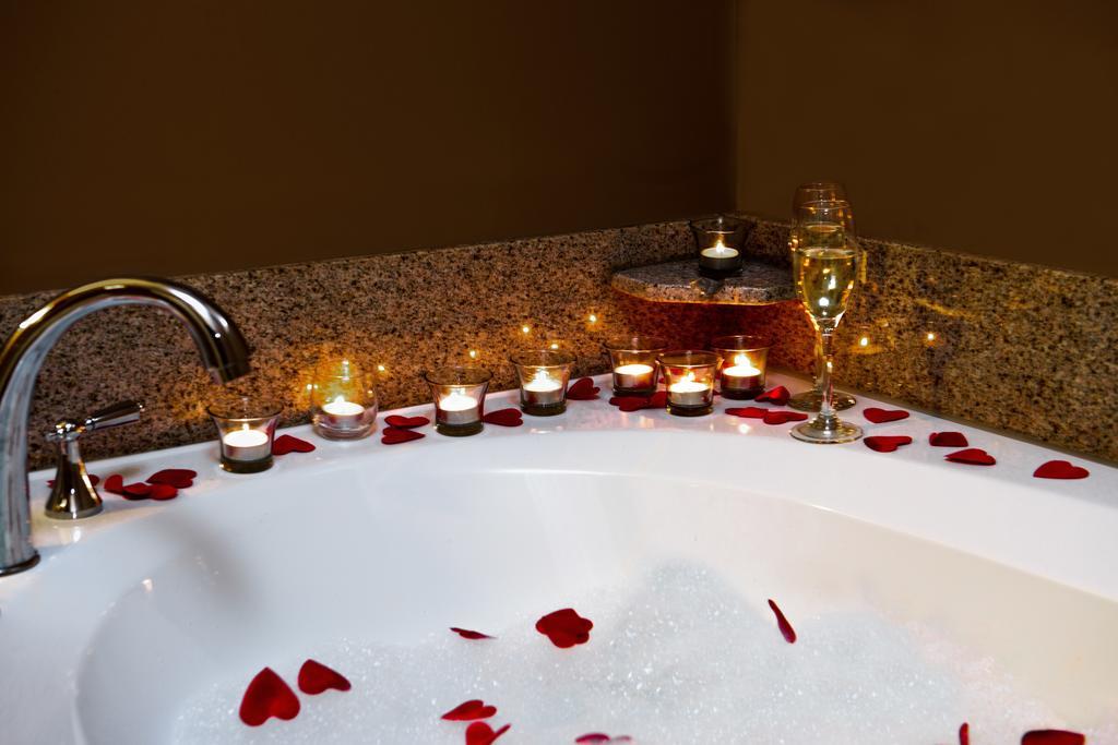 King Suite Spa Bath,809932167:JPEG