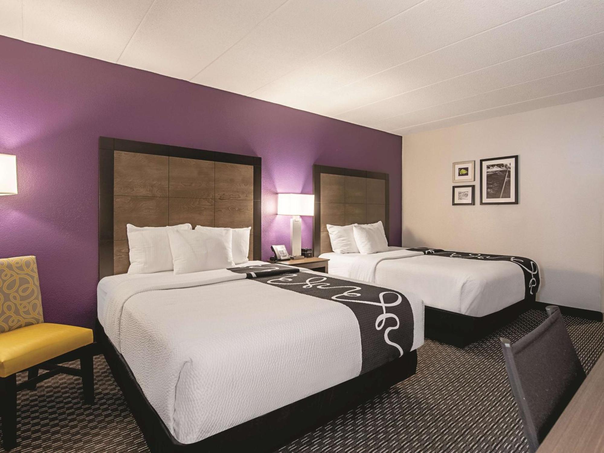 Queen Room with Two Queen Beds and Mobility/Hearing Access - Non-Smoking