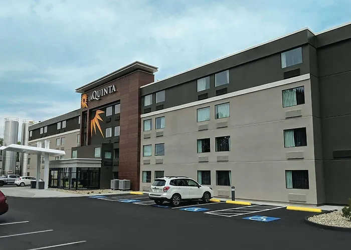 La Quinta Inn & Suites By Wyndham Portland Dt Maine Med