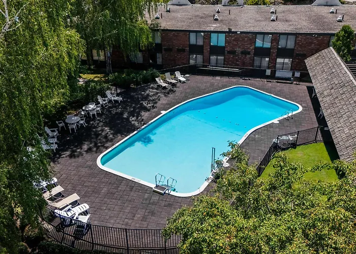 Fireside Inn & Suites Portland (Adults Only)